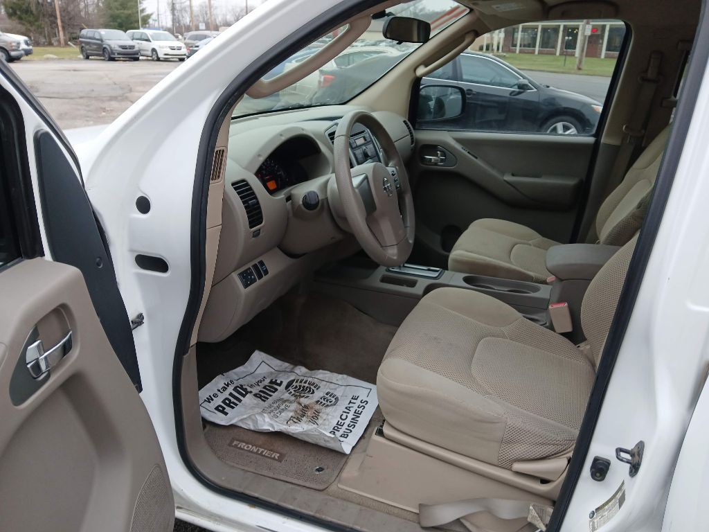 2011 Nissan Frontier Image 8