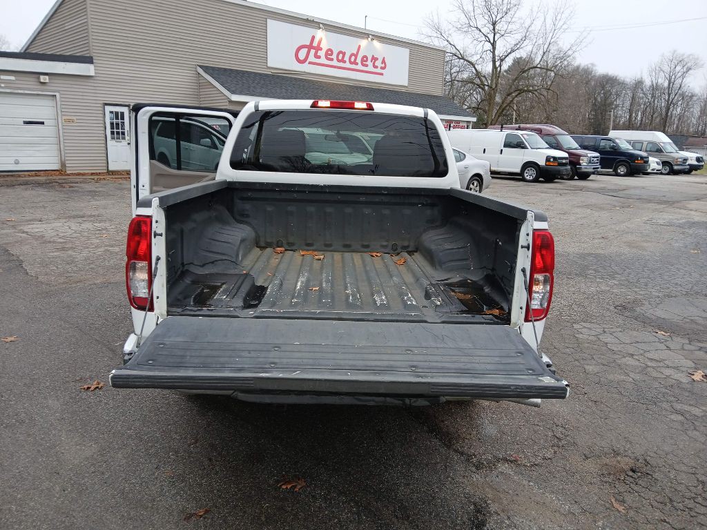 2011 Nissan Frontier Image 11
