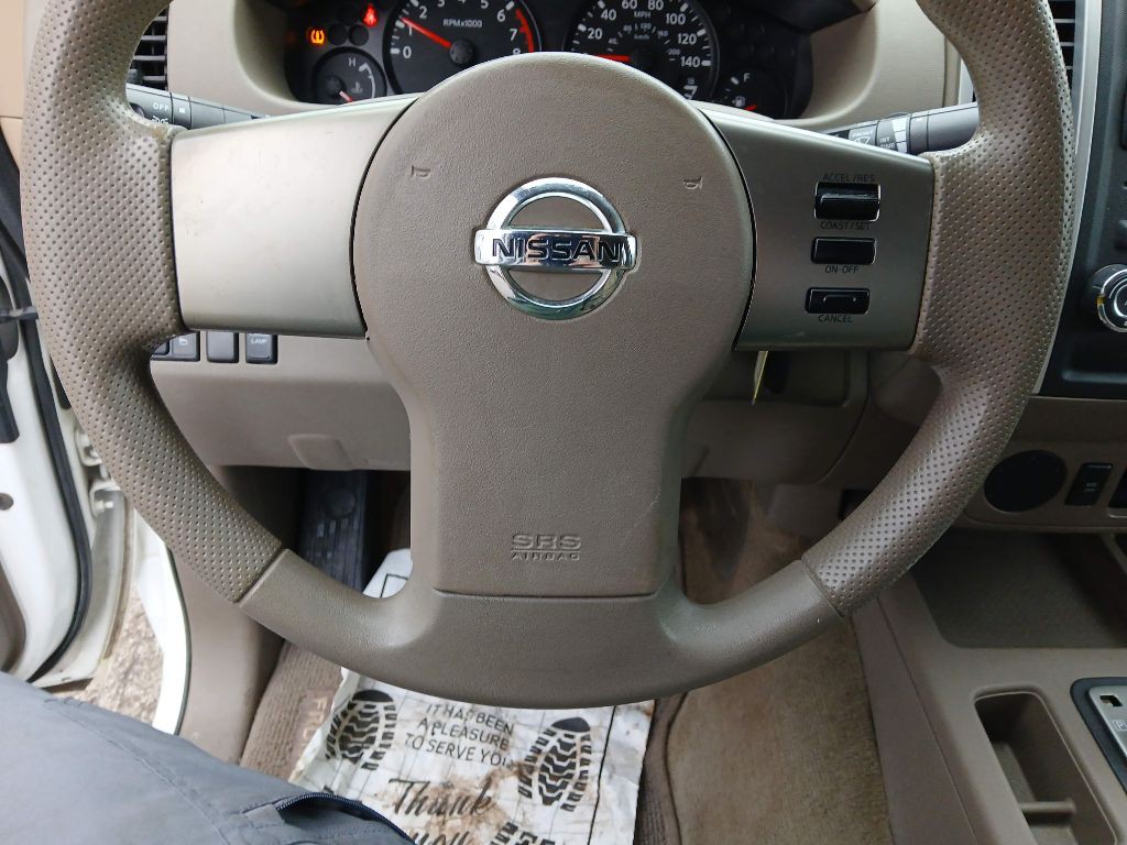 2011 Nissan Frontier Image 14