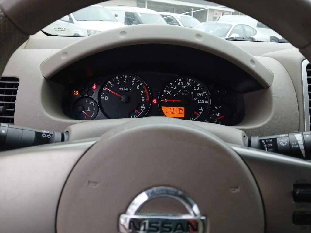 2011 Nissan Frontier Image 15