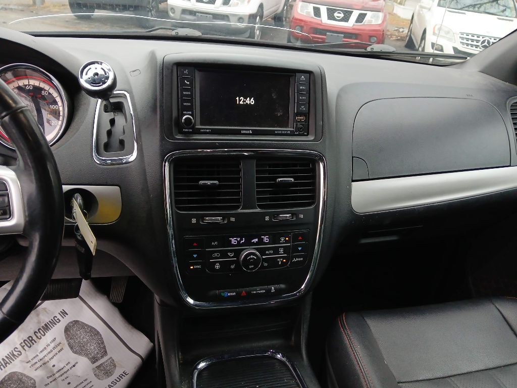 2017 Dodge Grand Caravan Image 20