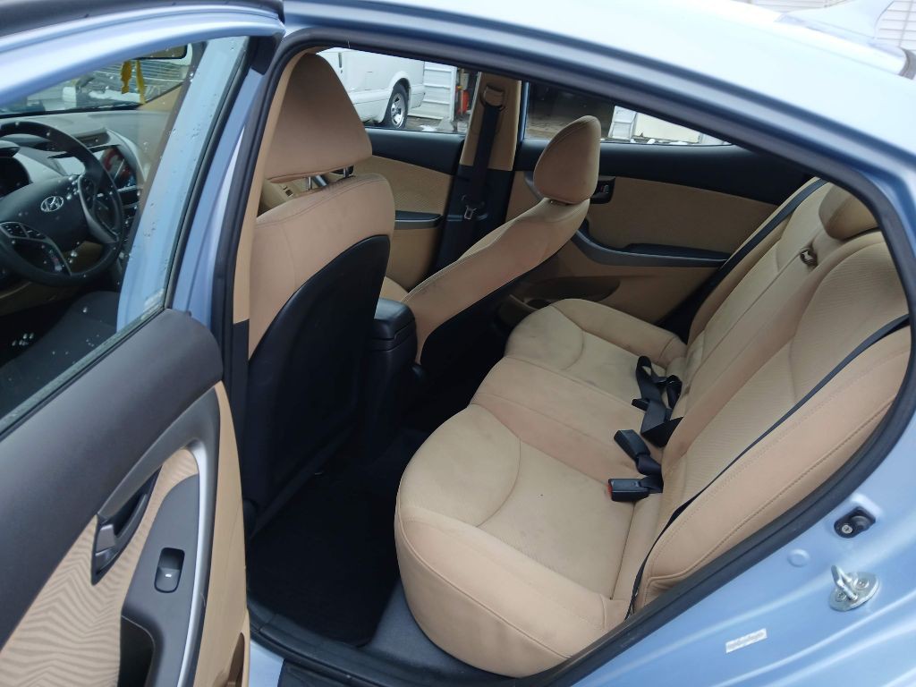2013 Hyundai Elantra Image 6