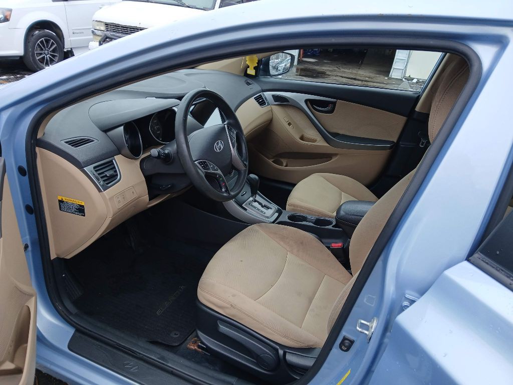 2013 Hyundai Elantra Image 7