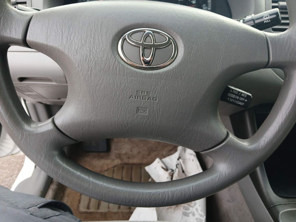 2004 Toyota Camry Image 14