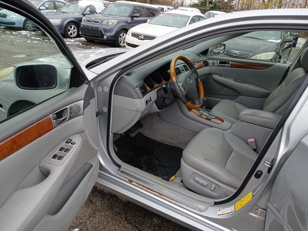 2005 Lexus ES Image 6