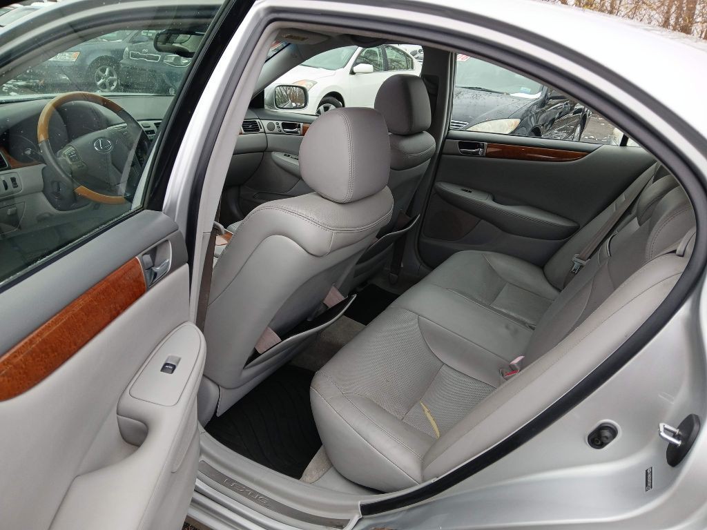 2005 Lexus ES Image 7