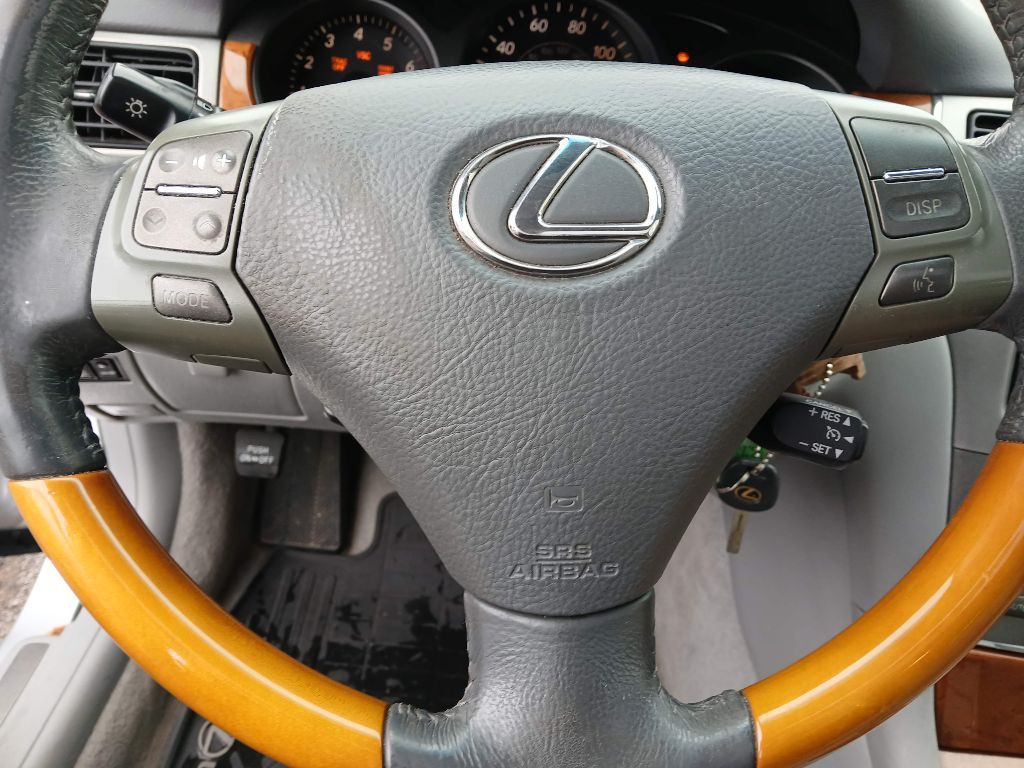 2005 Lexus ES Image 23