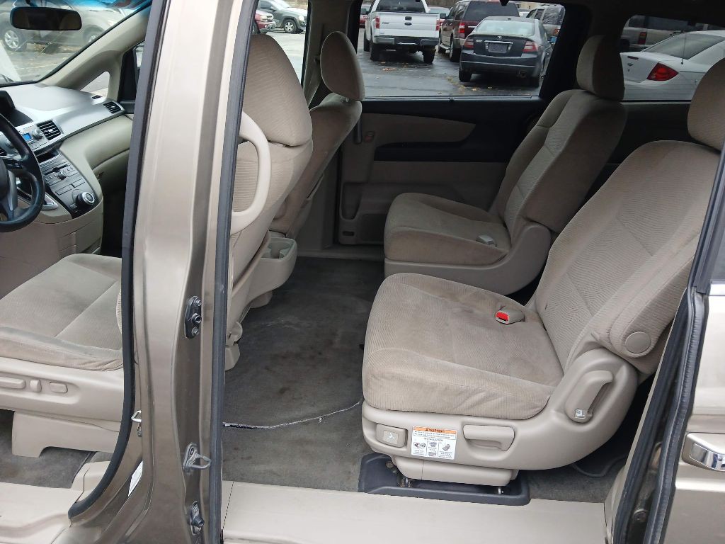 2012 Honda Odyssey Image 8