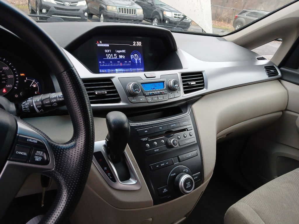 2012 Honda Odyssey Image 9