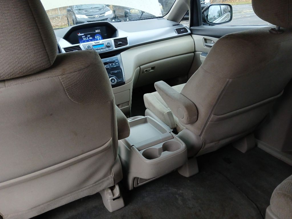 2012 Honda Odyssey Image 13