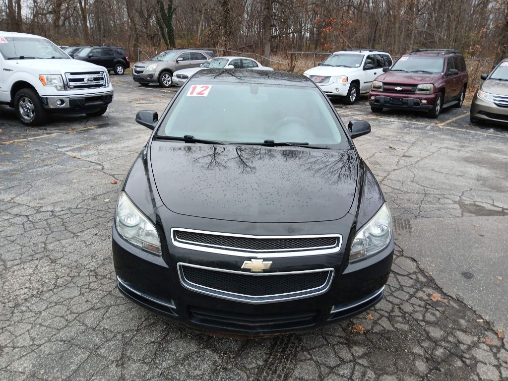 2012 Chevrolet Malibu Image 2