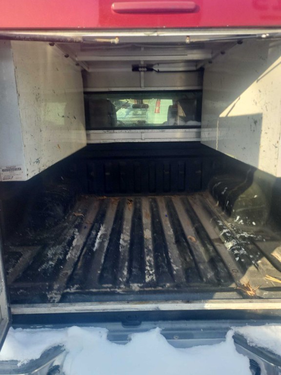 2012 Nissan Frontier Image 2