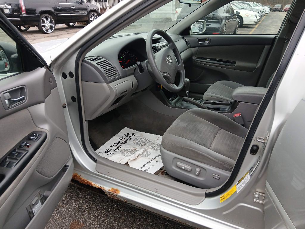 2005 Toyota Camry Image 10