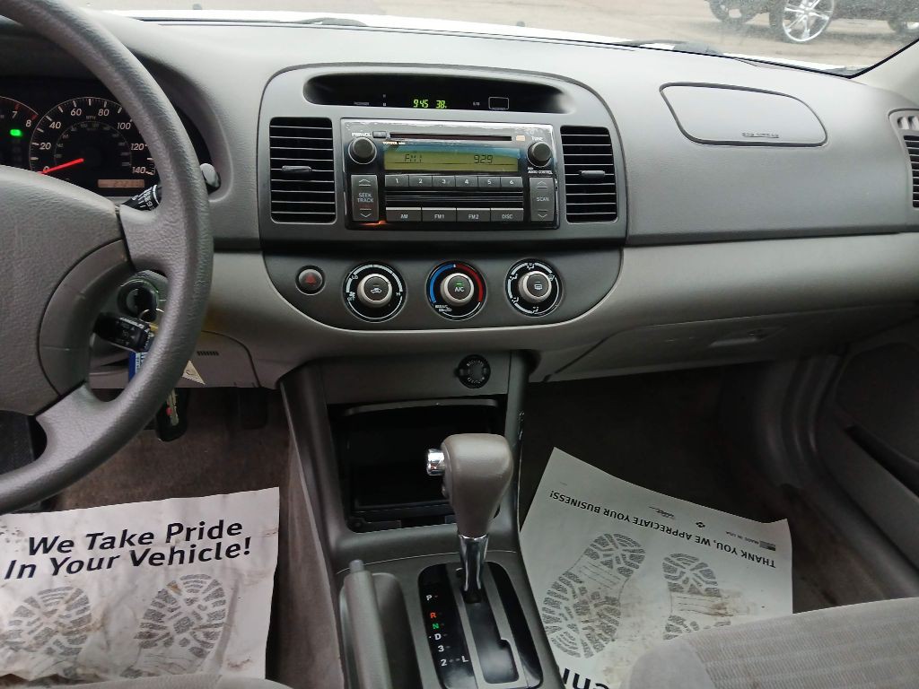 2005 Toyota Camry Image 12