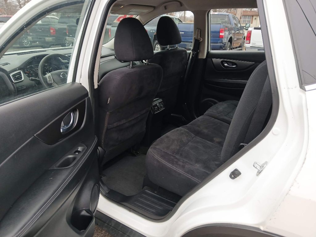 2016 Nissan Rogue Image 11
