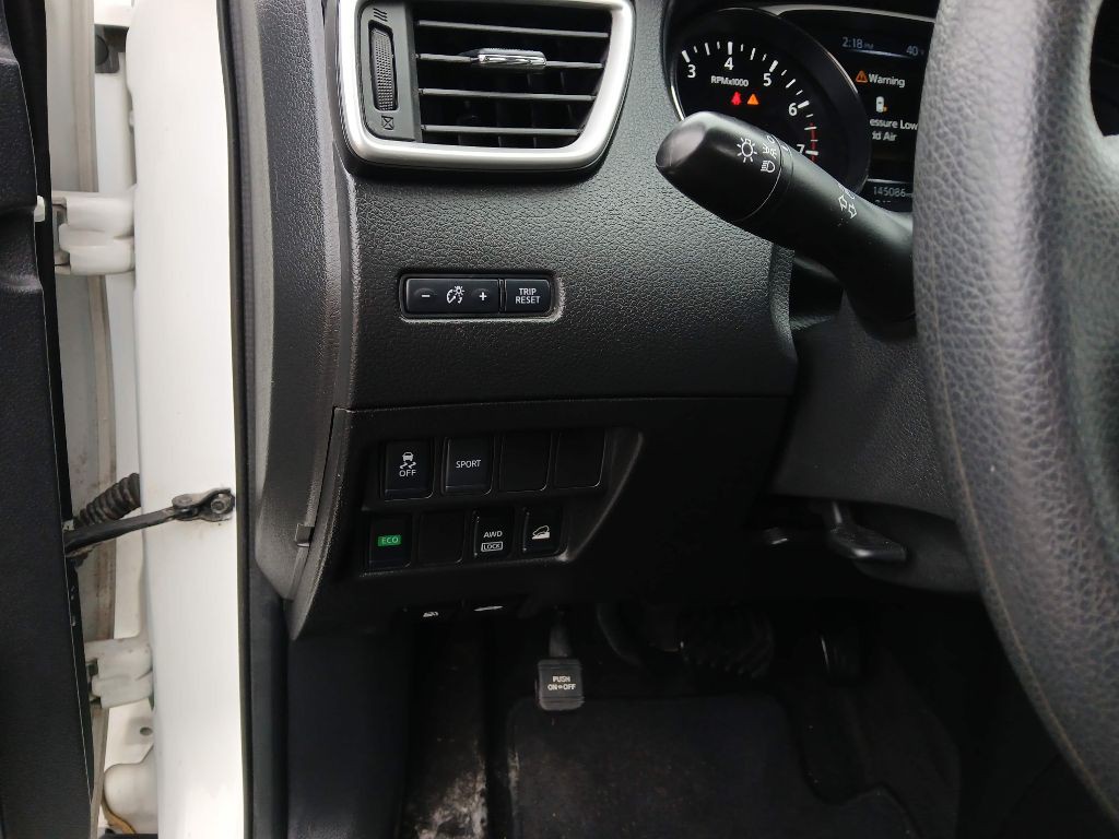 2016 Nissan Rogue Image 19