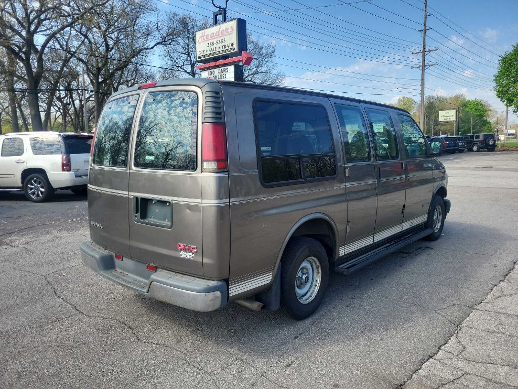 1999 GMC Savana Image 2