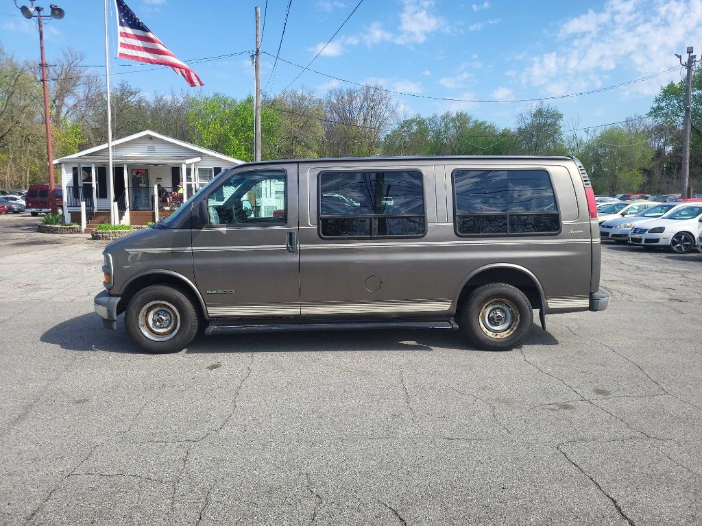 1999 GMC Savana Image 8