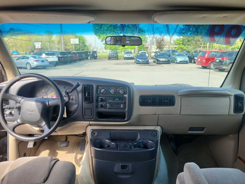 1999 GMC Savana Image 11