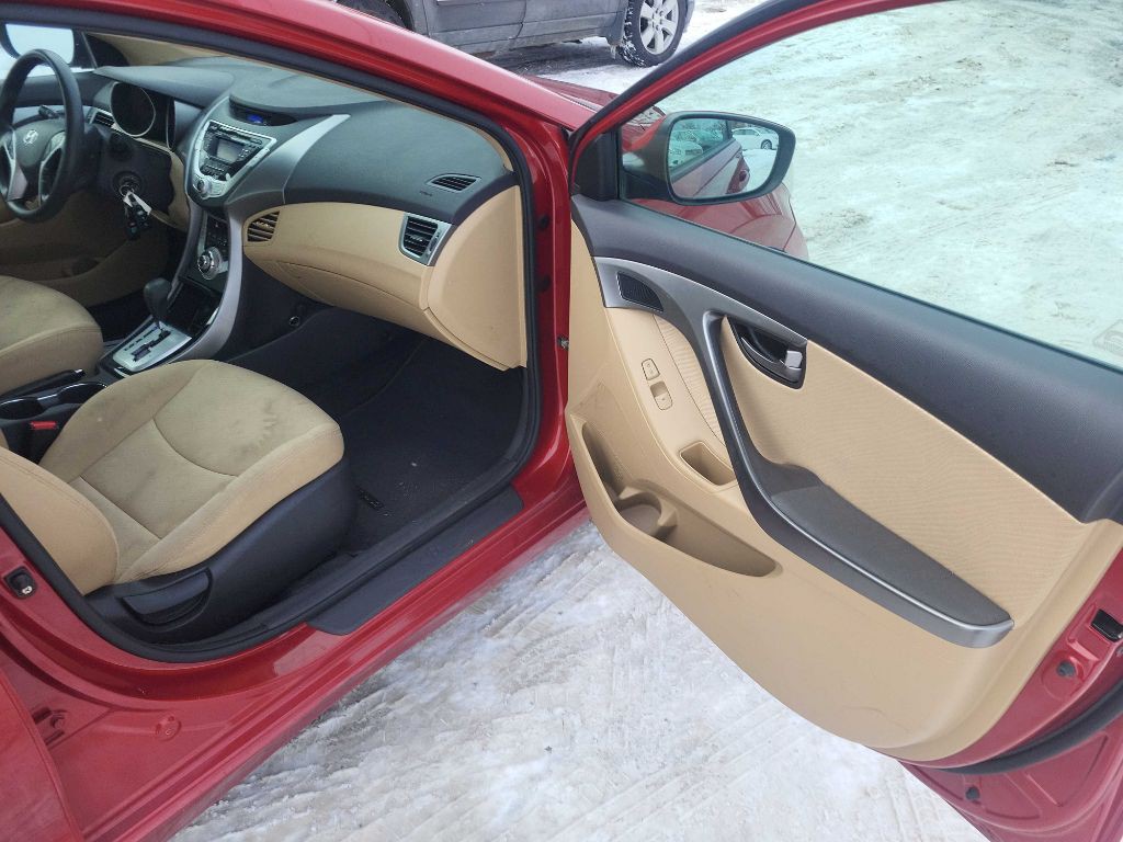 2011 Hyundai Elantra Image 12