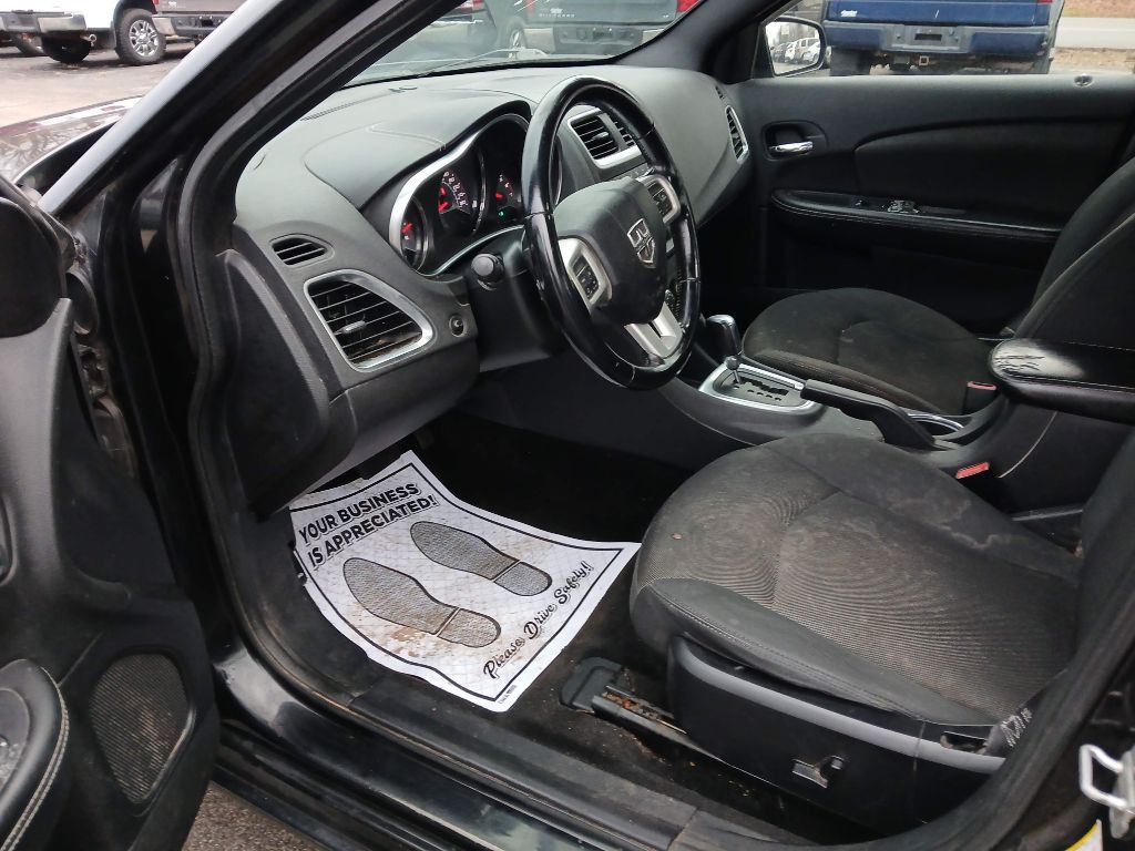 2011 Dodge Avenger Image 9