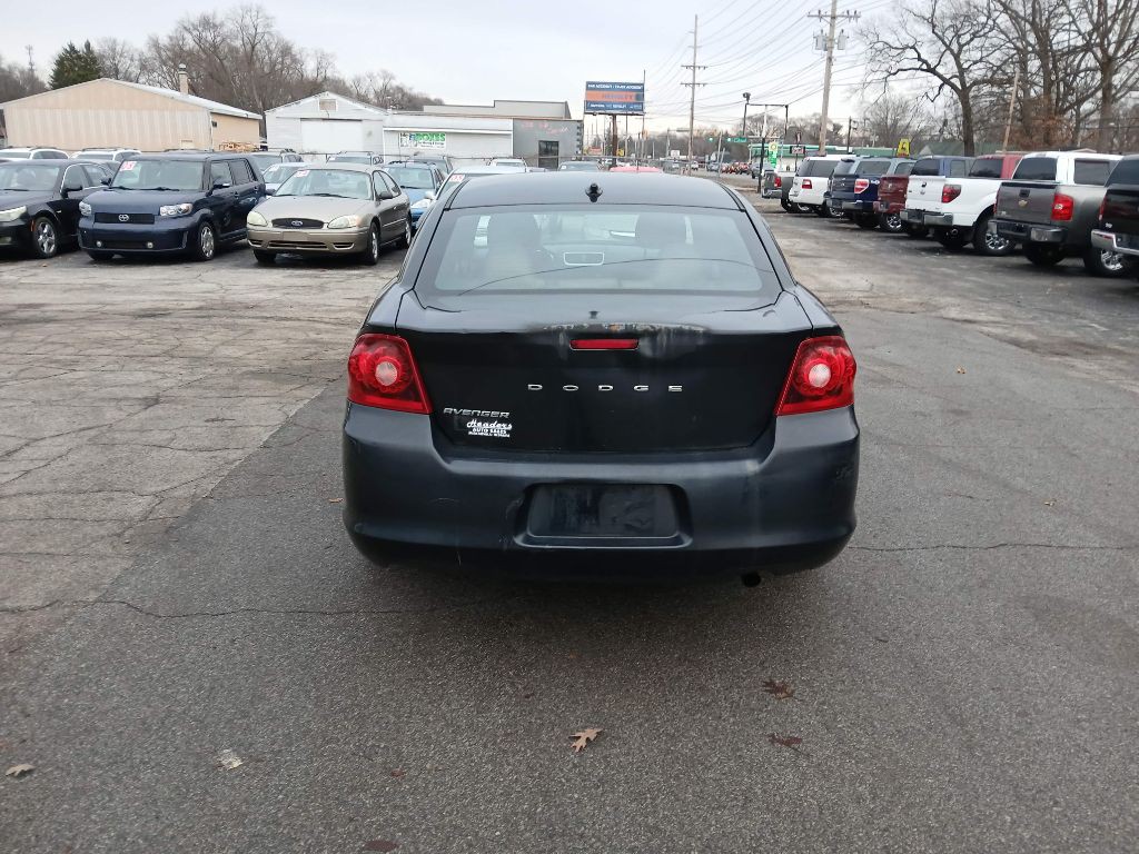 2011 Dodge Avenger Image 2