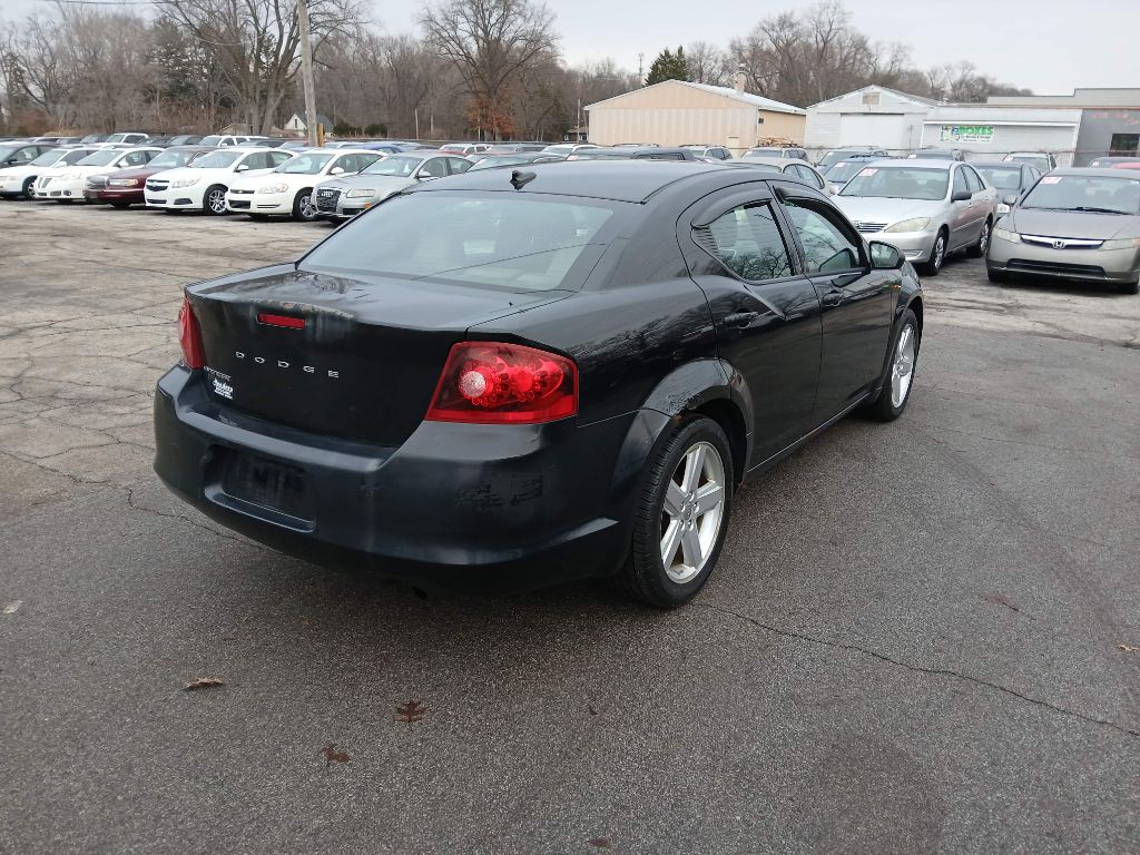 2011 Dodge Avenger Image 4