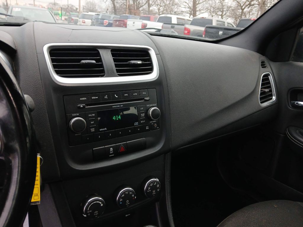 2011 Dodge Avenger Image 12