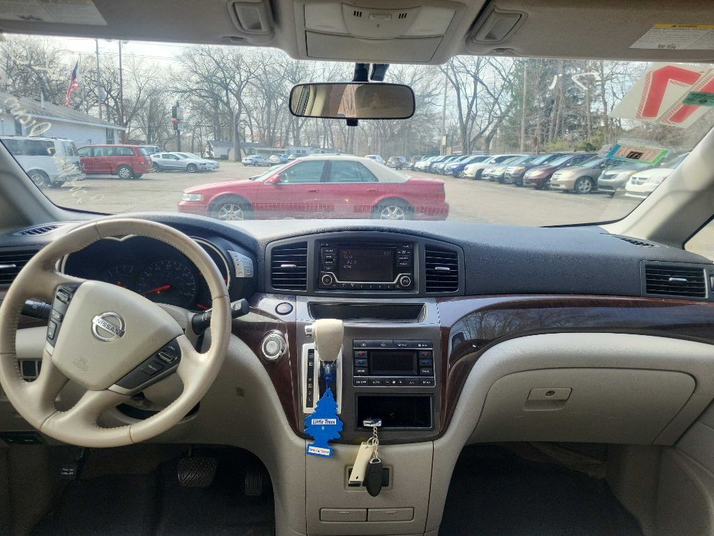 2017 Nissan Quest Image 9