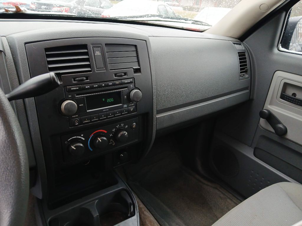 2006 Dodge Dakota Image 13