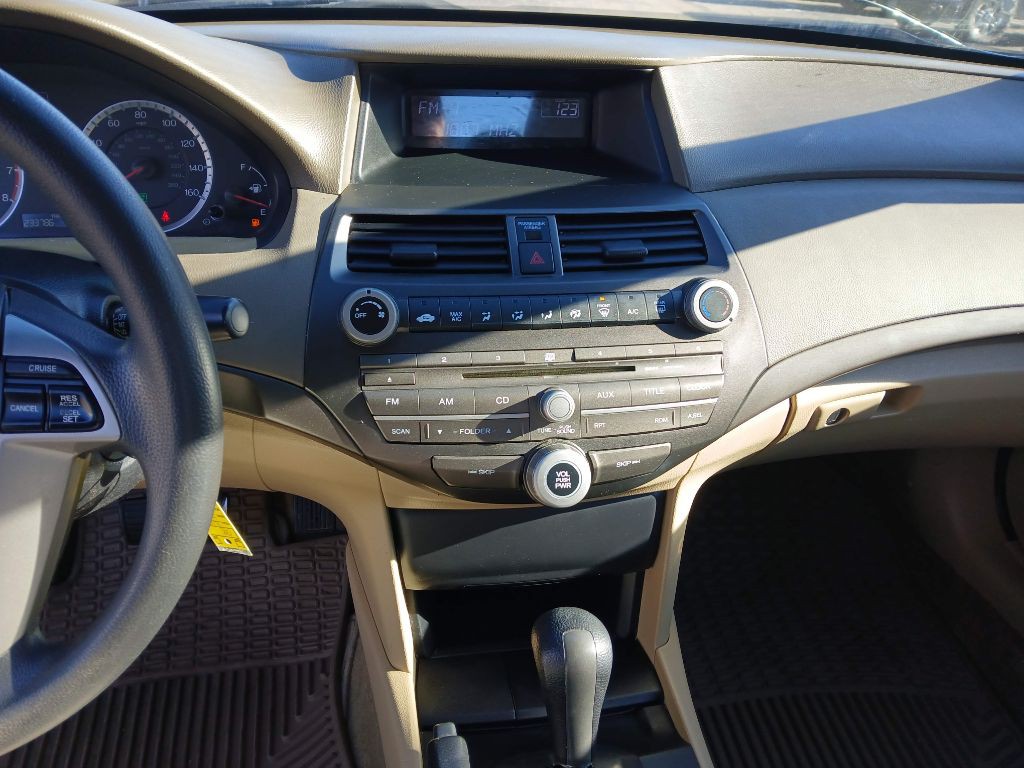 2010 Honda Accord Image 13