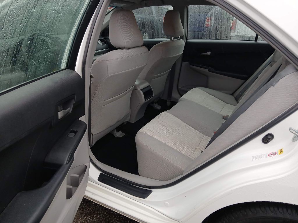 2012 Toyota Camry Image 9