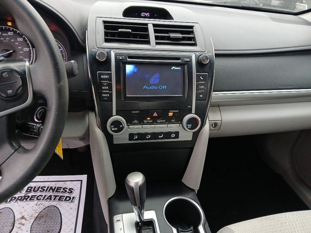 2012 Toyota Camry Image 12
