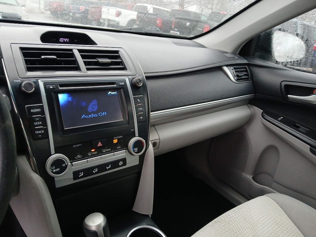 2012 Toyota Camry Image 13