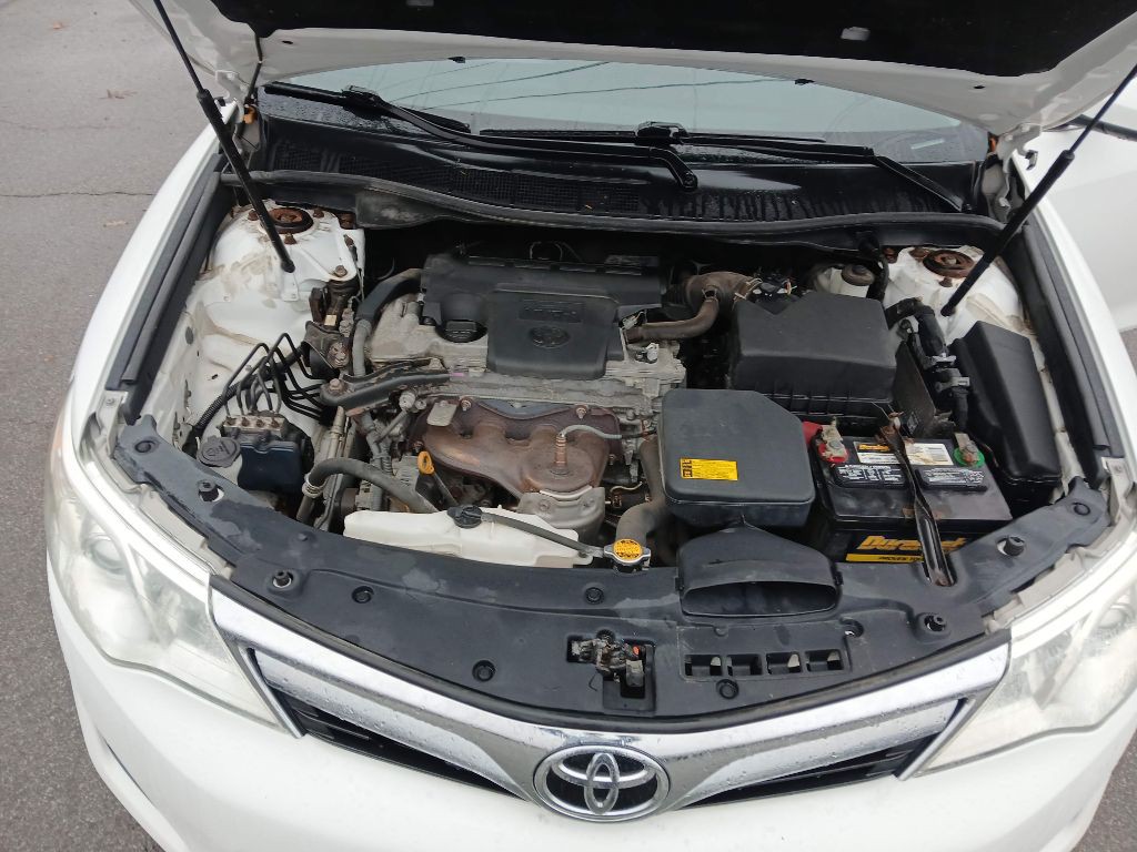 2012 Toyota Camry Image 17