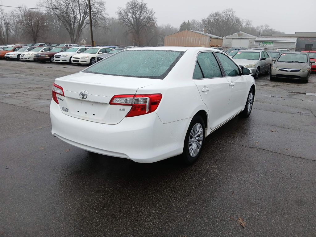2012 Toyota Camry Image 3