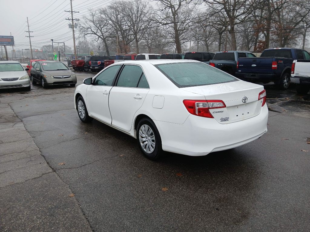 2012 Toyota Camry Image 4