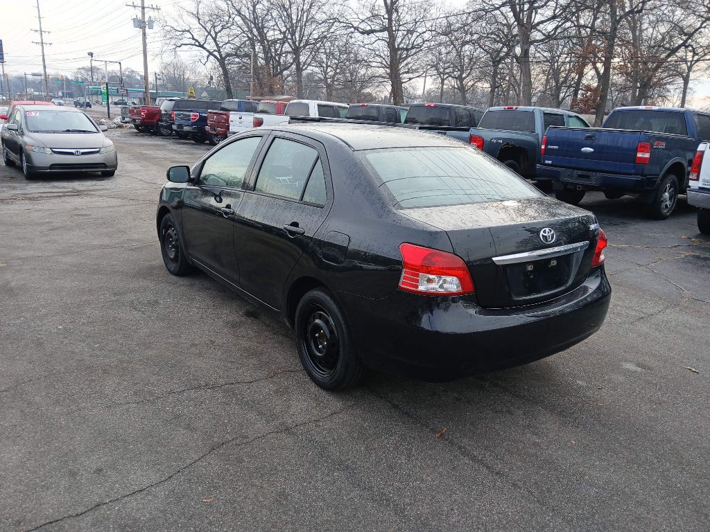 2012 Toyota Yaris Image 3