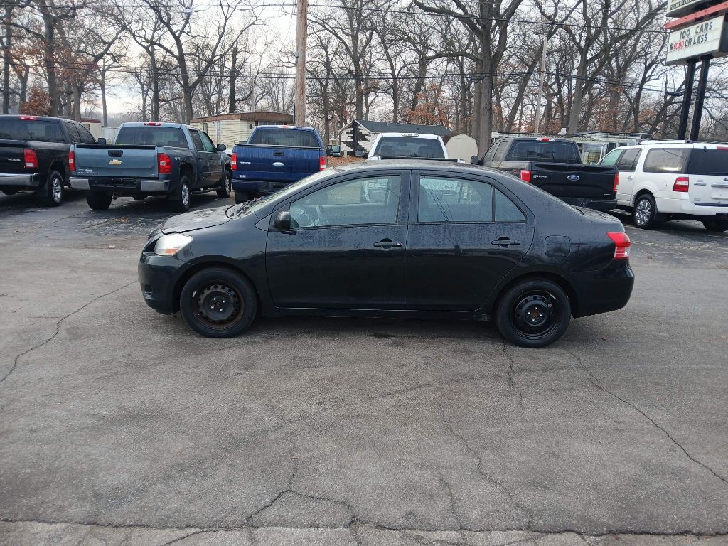 2012 Toyota Yaris Image 4