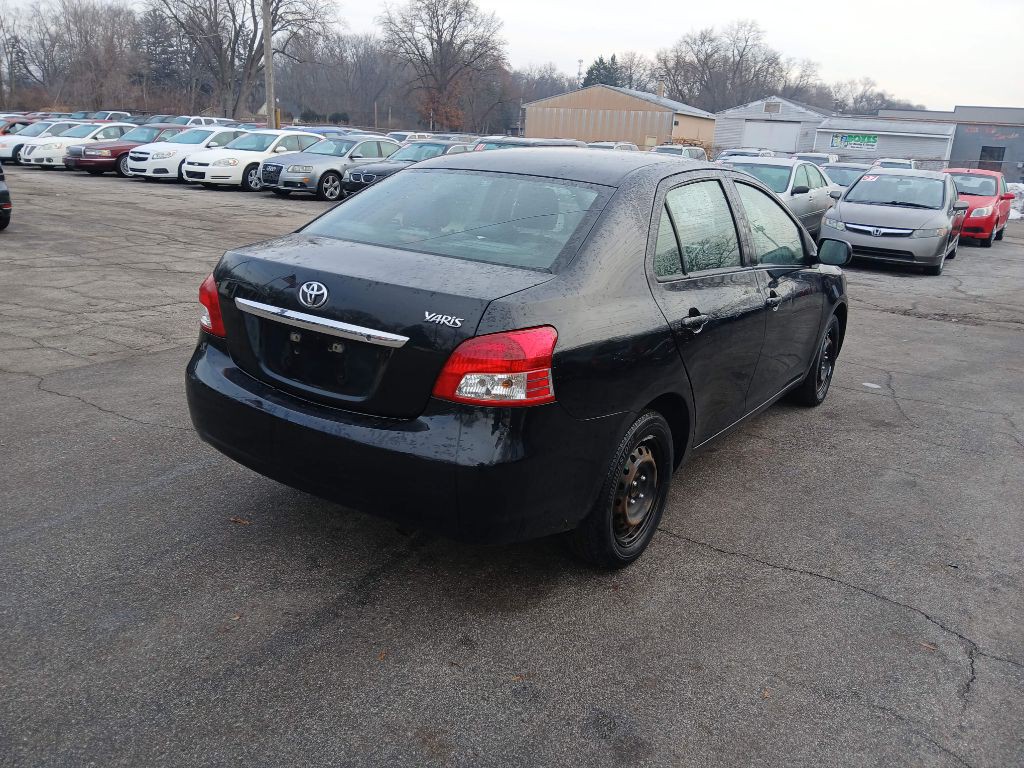 2012 Toyota Yaris Image 5