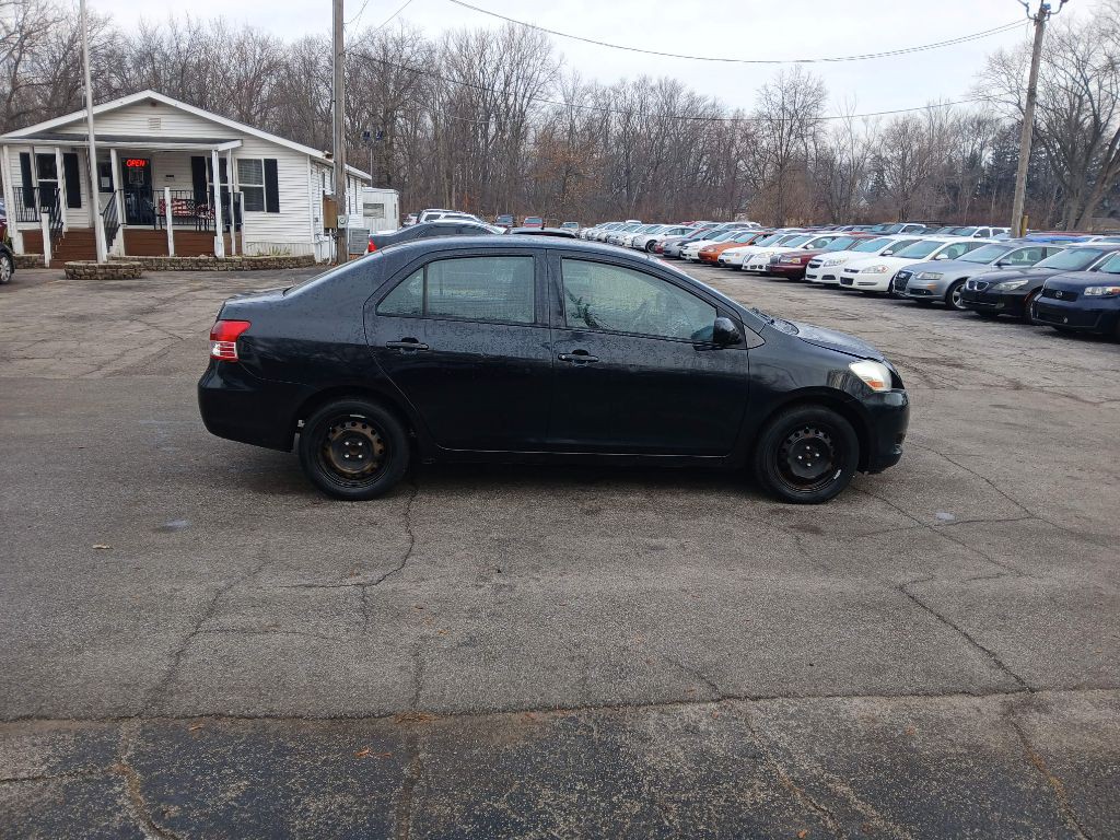 2012 Toyota Yaris Image 6