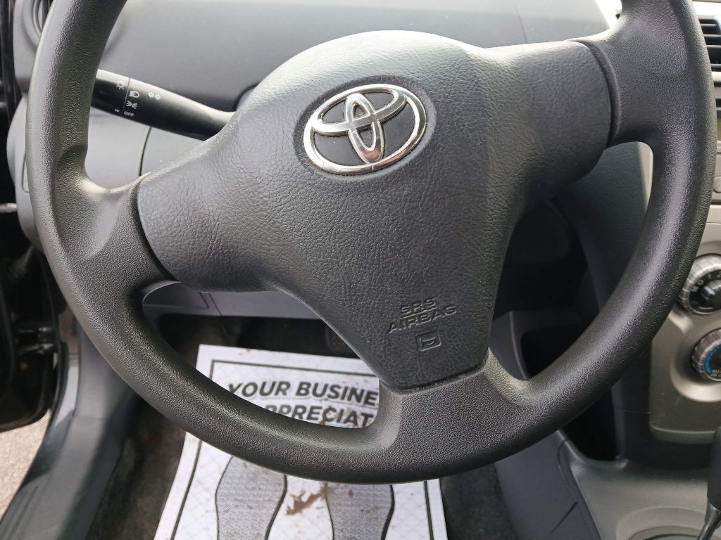 2012 Toyota Yaris Image 14