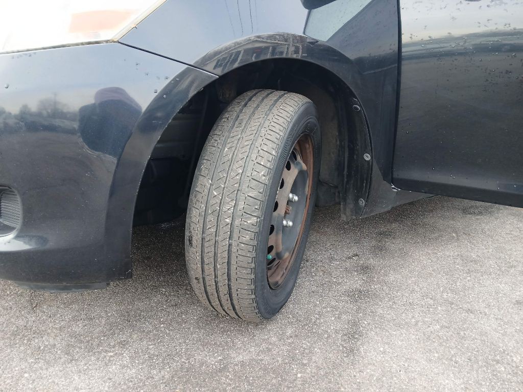 2012 Toyota Yaris Image 17