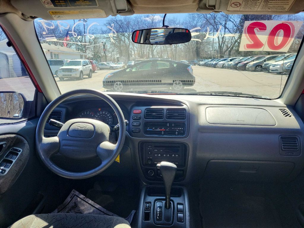 2002 Chevrolet Tracker Image 9