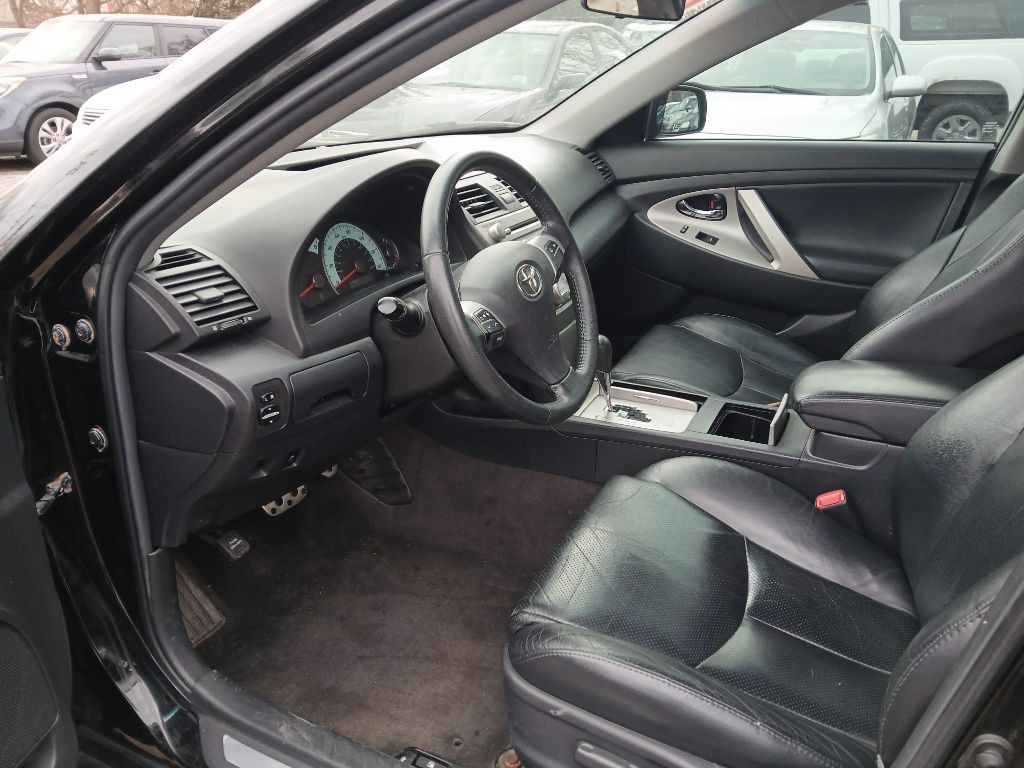 2011 Toyota Camry Image 7