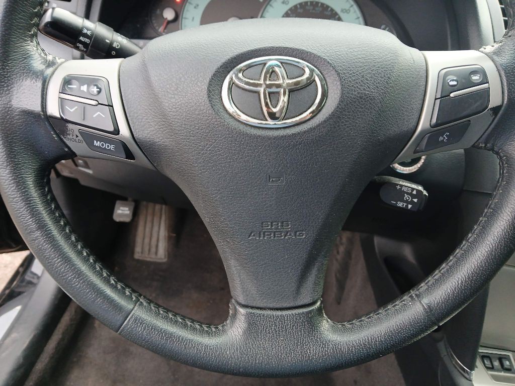 2011 Toyota Camry Image 14