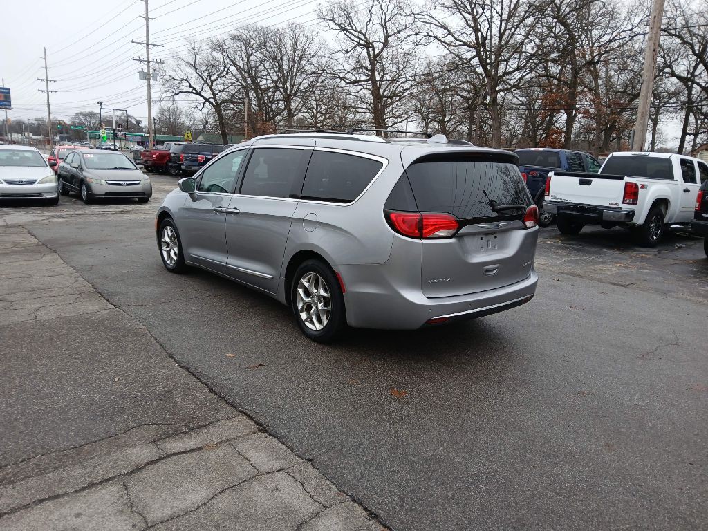 2018 Chrysler Pacifica Image 4