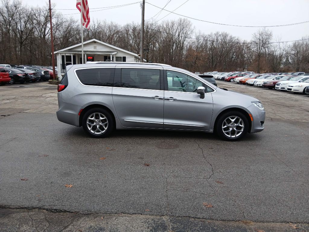 2018 Chrysler Pacifica Image 6