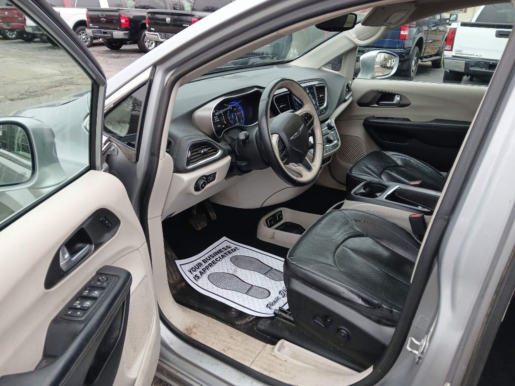 2018 Chrysler Pacifica Image 9