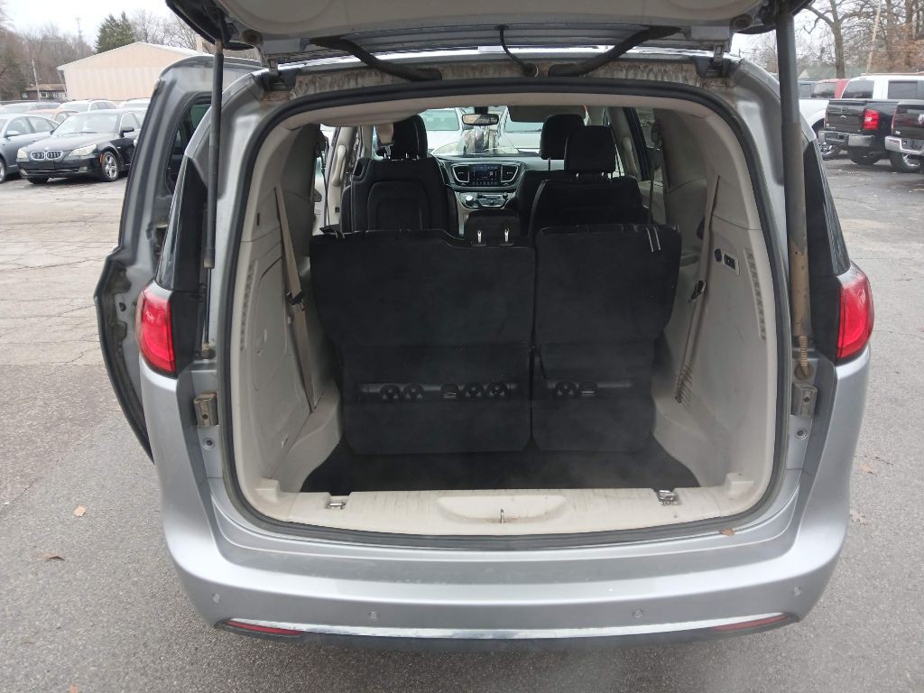 2018 Chrysler Pacifica Image 14